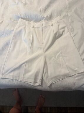 Leith White Pleated High-Rise Shorts